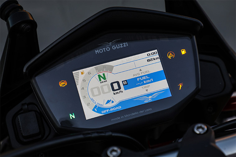 Moto modelo V85 TT. Marca Motoguzzi