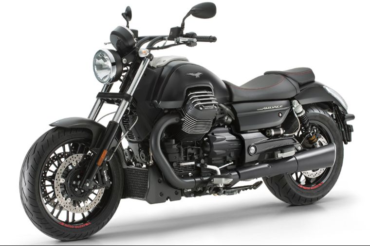 Moto modelo Audace, negro. Marca Motoguzzi