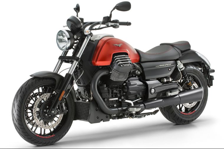 Moto modelo Audace, rojo. Marca Motoguzzi