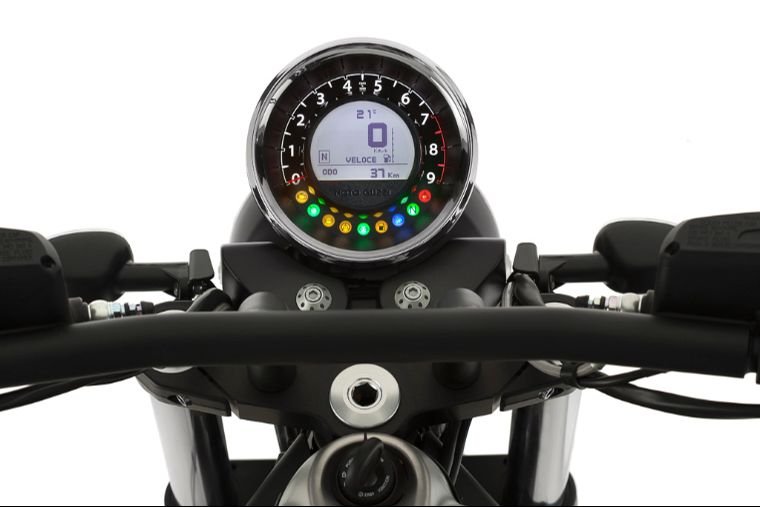 Moto modelo Audace, negro. Marca Motoguzzi