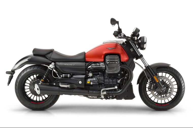 Moto modelo Audace, rojo. Marca Motoguzzi
