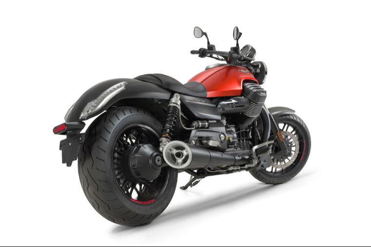 Moto modelo Audace, rojo. Marca Motoguzzi