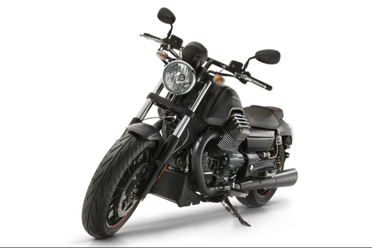Moto modelo Audace, negro. Marca Motoguzzi