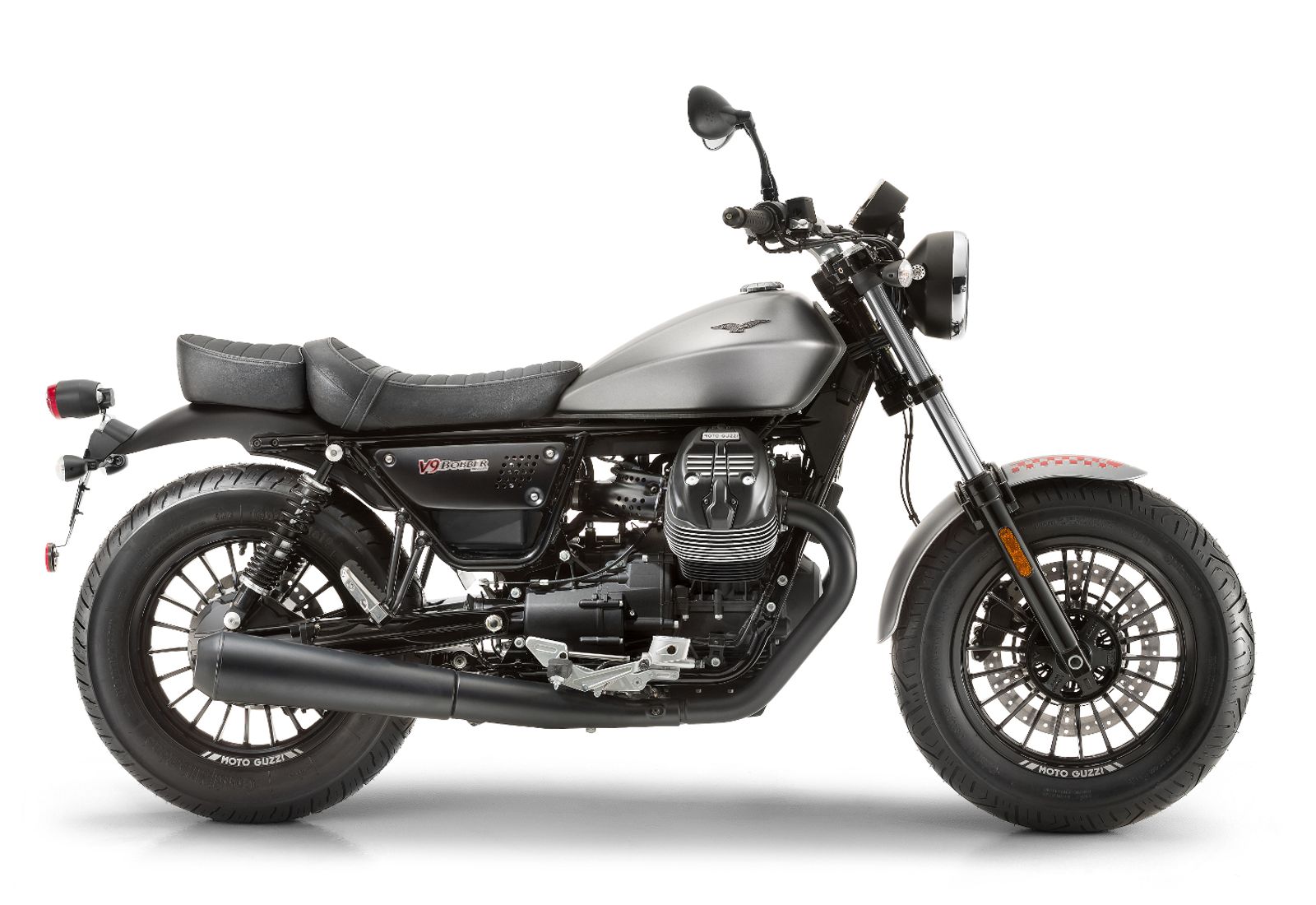 Moto modelo Bobber, color negro. Marca Motoguzzi
