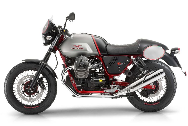 Moto modelo Racer, color gris con rojo y negro. Marca Motoguzzi