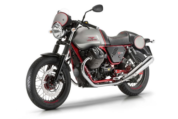 Moto modelo Racer, color gris con rojo y negro. Marca Motoguzzi