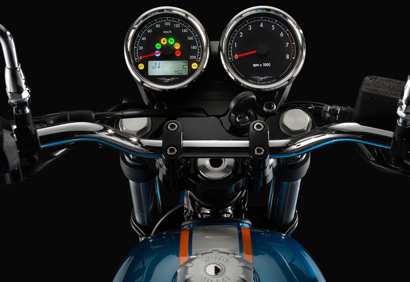 Moto modelo Special, color azul zafiro. Marca Motoguzzi