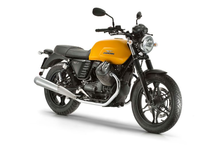 Moto modelo Stone, color amarillo. Marca Motoguzzi