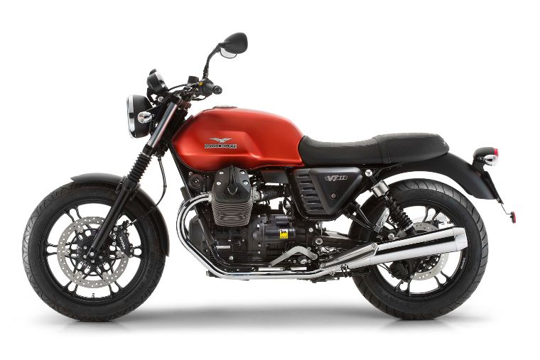 Moto modelo Stone, color rojo. Marca Motoguzzi