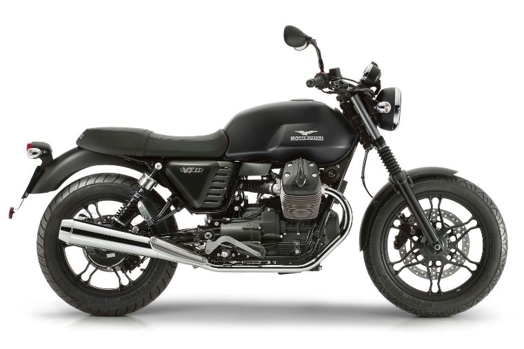 Moto modelo Stone, color negro. Marca Motoguzzi