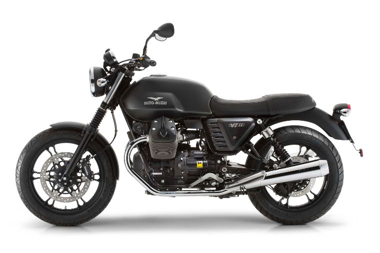 Moto modelo Stone, color negro. Marca Motoguzzi